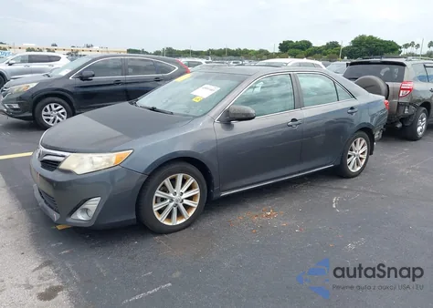 2014 Toyota Camry Xle V6 z USA, uszkodzony, nr VIN 4T1BK1FK8EU541925